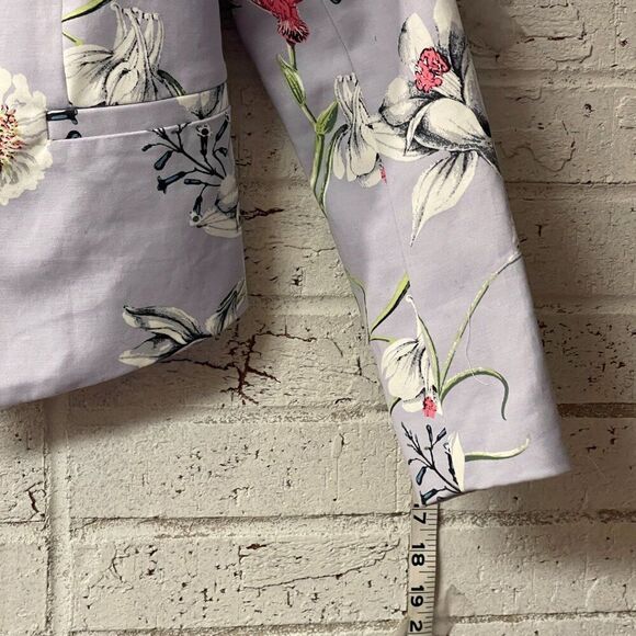 Simply Styled Floral Cropped Scalloped Blazer  Small - Picture 4 of 9